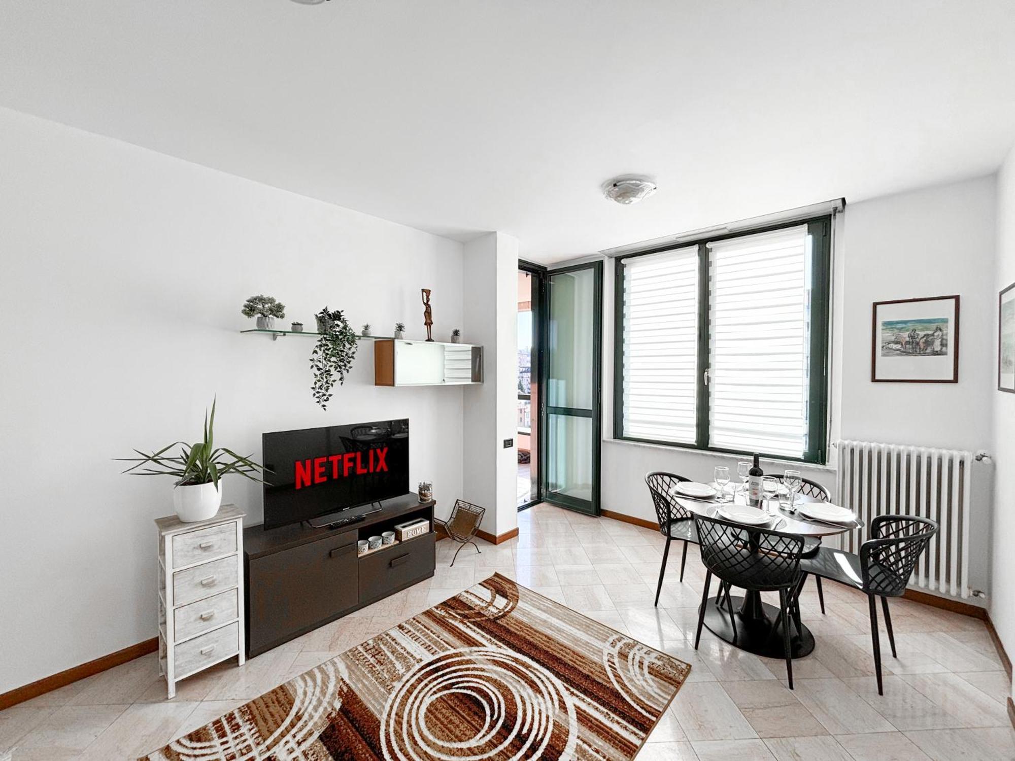 Appartamento Bilocale Con Terrazzo E Box Auto Su Richiesta Côme Esterno foto