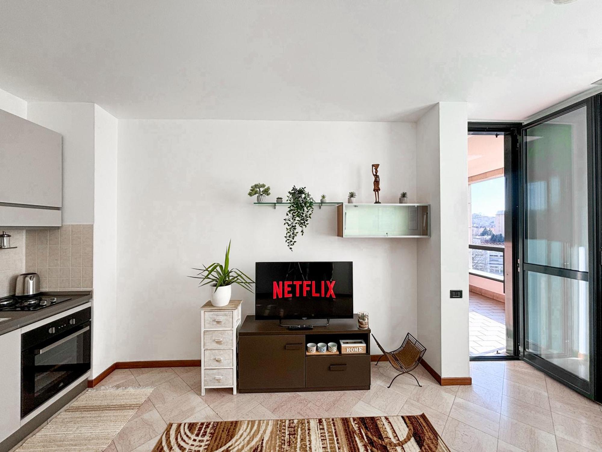 Appartamento Bilocale Con Terrazzo E Box Auto Su Richiesta Côme Esterno foto